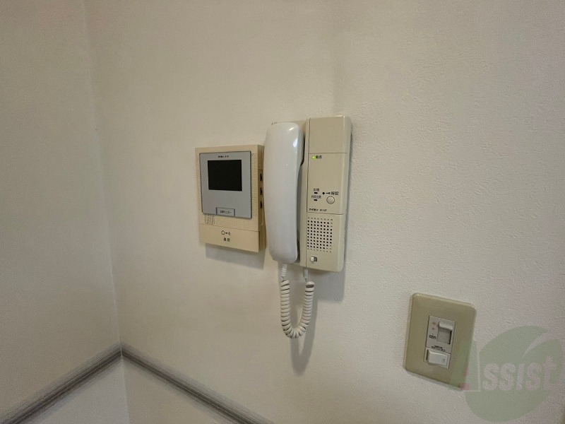 セキュリティ　ＴＶモニター付インターホンです。来客者の顔が見えるので安心！