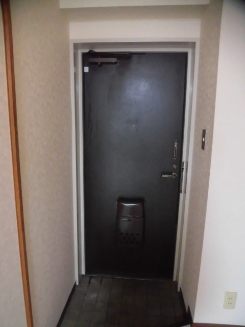 玄関　他号室の写真になります。