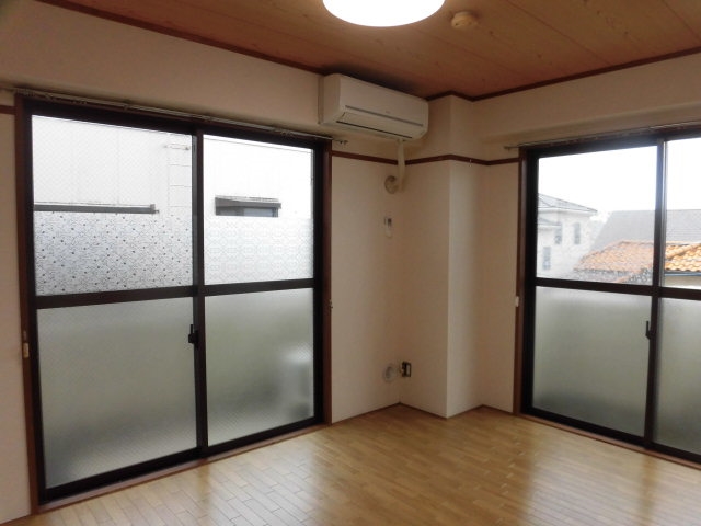 居室・リビング　他号室の写真になります。