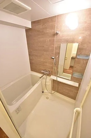 バス・シャワールーム　1日の疲れをこちらで洗い流してください