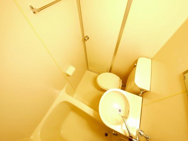 その他設備　コンパクトで使いやすい洗面台です。