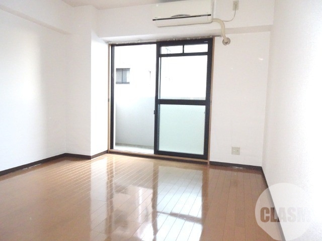 居室・リビング　明るいお部屋です♪