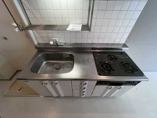 キッチン　211号室（同タイプ反転）の画像