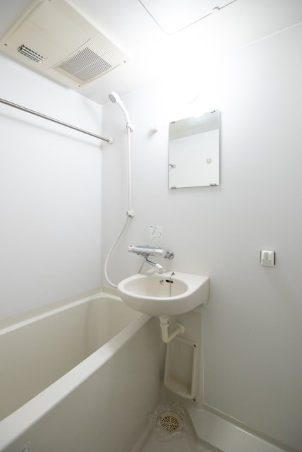 バス・シャワールーム　ゆったり過ごせるお風呂です