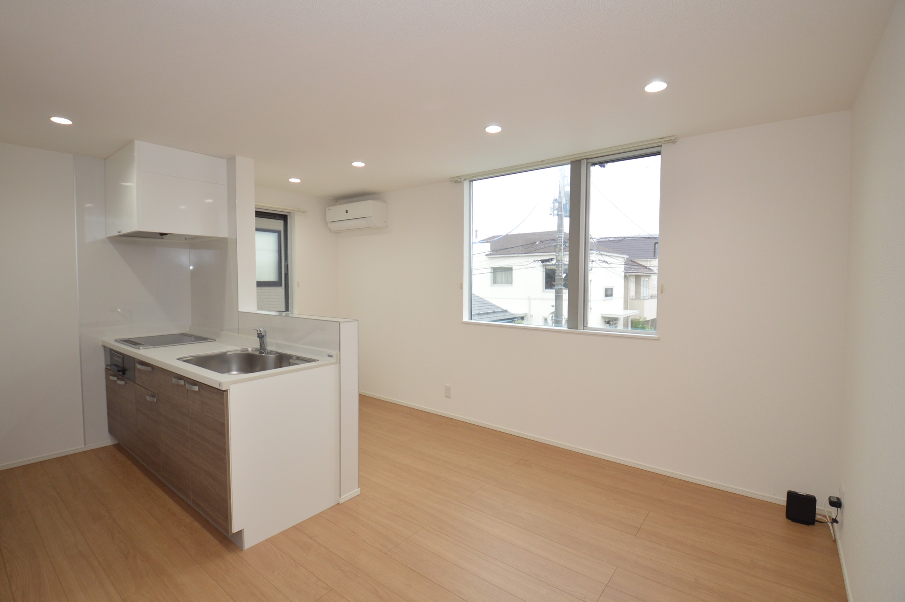 居室・リビング　（参考）他室の写真を使用しています。現況優先となります。