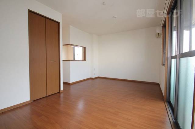 居室・リビング　※２０１号室の写真です