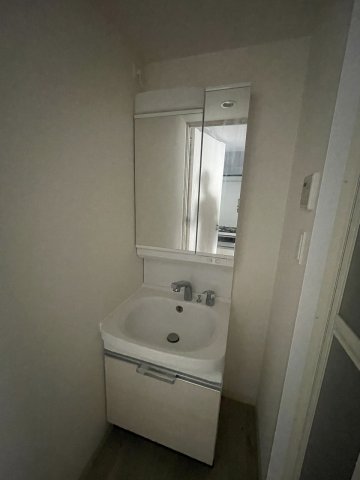 洗面設備　忙しい朝には欠かせない洗面所です