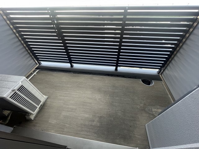 バルコニー　外からの目が気にならないバルコニーで洗濯物が干せます