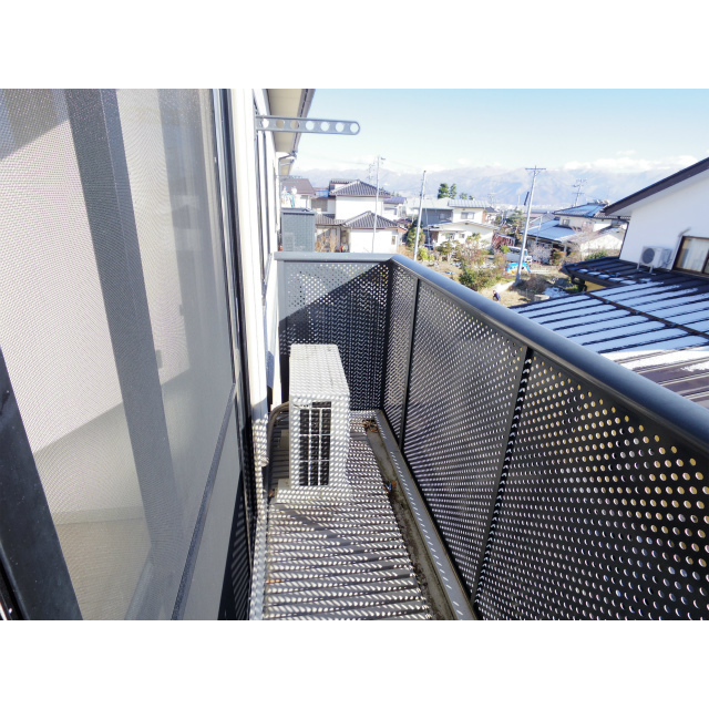 バルコニー　リノベーション前の写真です