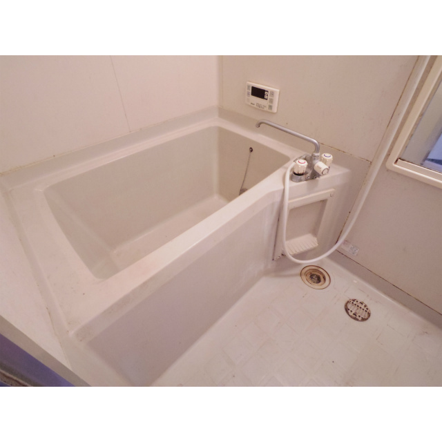 バス・シャワールーム　リノベーション前の写真です