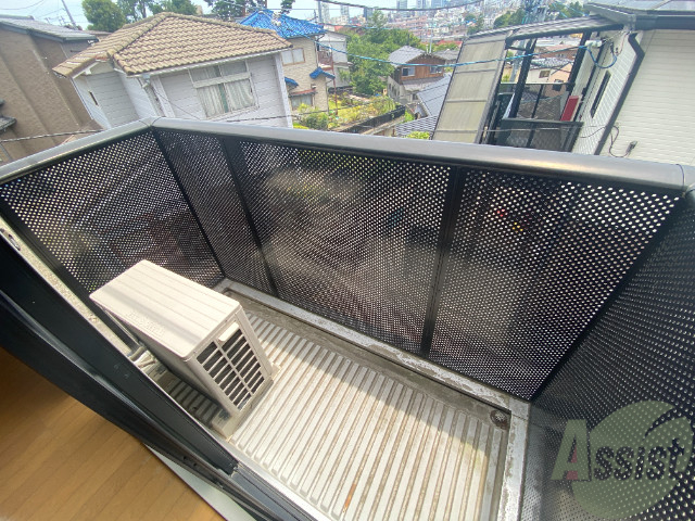 バルコニー　バルコニーは幅もしっかりあって洗濯物がはかどりそうですね。