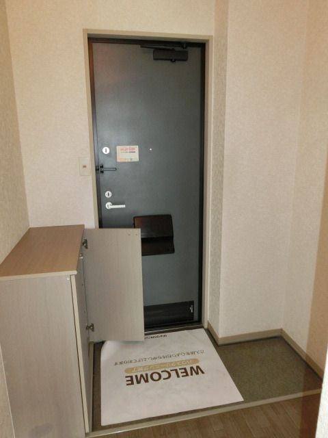 玄関　シューズボックス完備