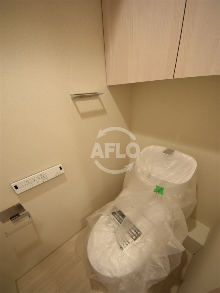 トイレ　OPUS RESIDENCE SHINSAIBASHI SO