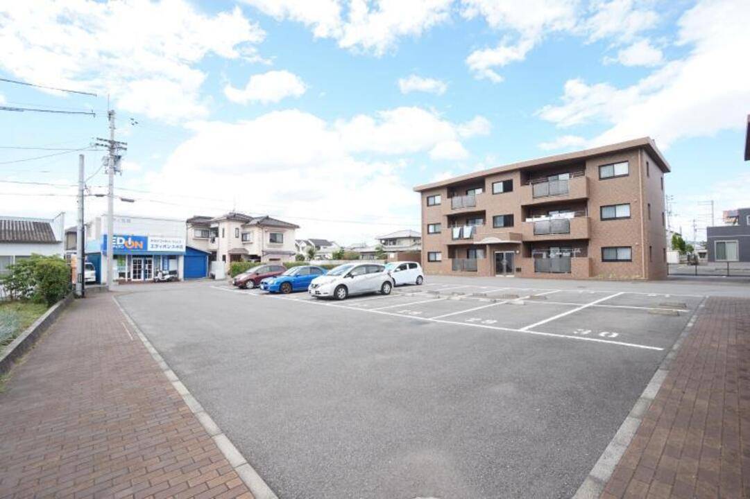 駐車場　駐車場