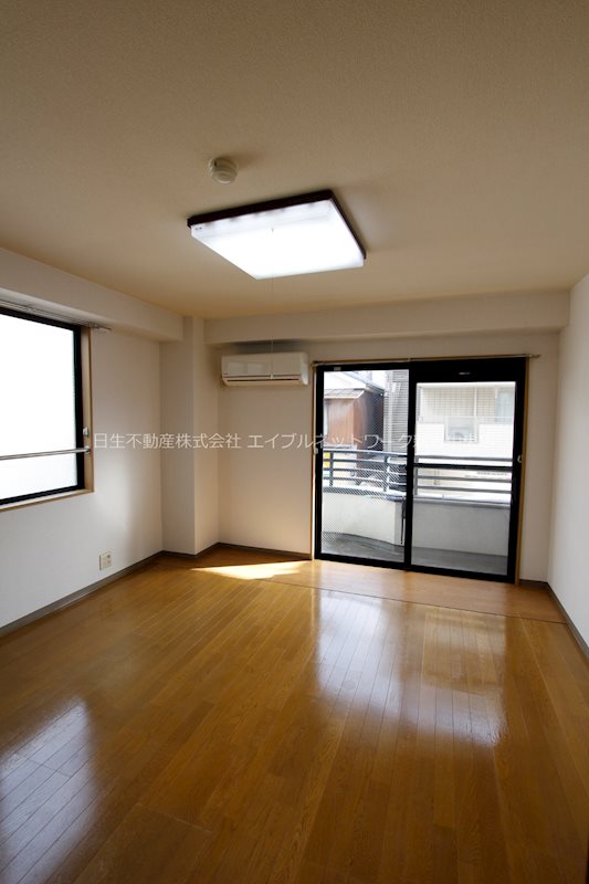 居室・リビング　2面採光で日当たりの良いお部屋です！