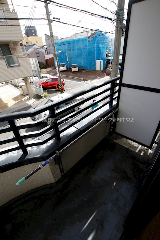 バルコニー　ベランダは南東向きです！