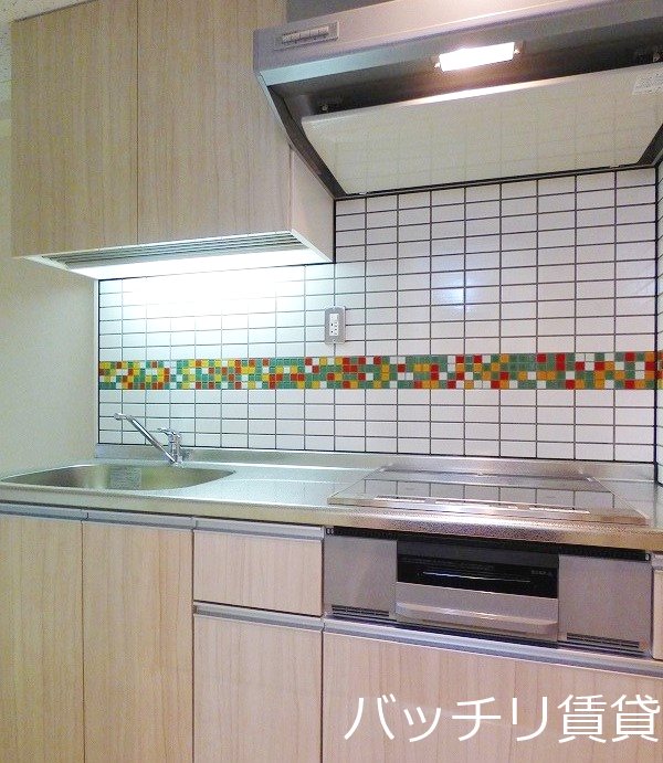 キッチン　※同マンション別部屋写真のため、現状優先。