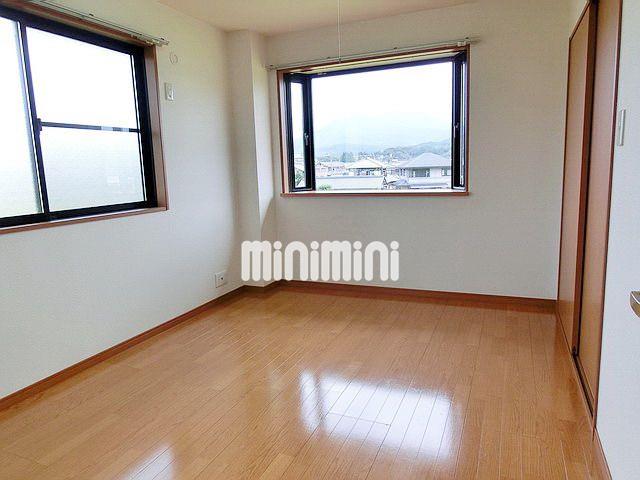 眺望　出窓付きで明るい洋室