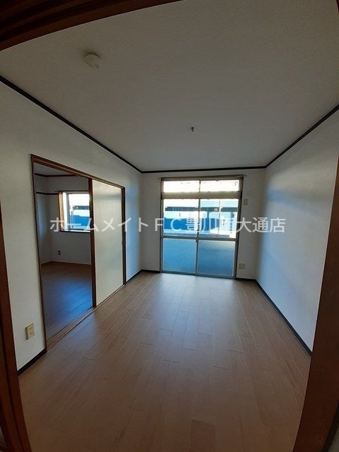 居室・リビング　同型別部屋写真