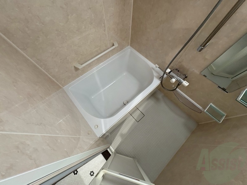 バス・シャワールーム　お風呂になります。一日の疲れを癒してくださいね。