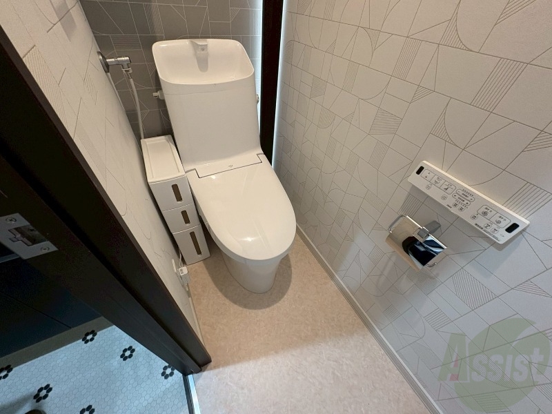 トイレ　シャワートイレになっているので快適です！