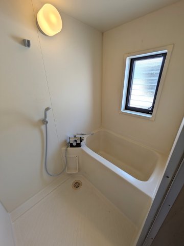 バス・シャワールーム　お風呂で日々の疲れを落としましょう