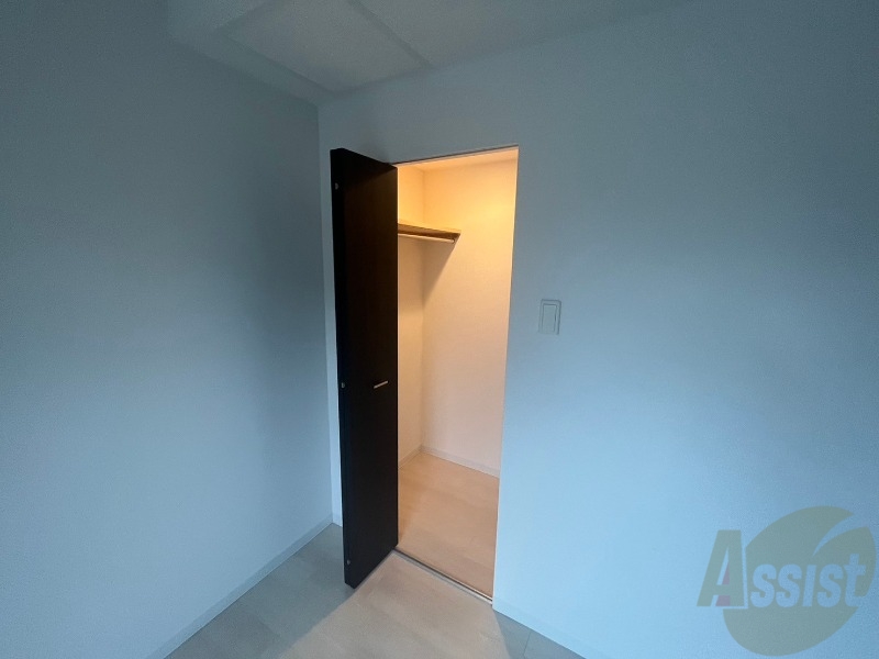 収納　寝室の収納です。部屋がすっきり片付きます。