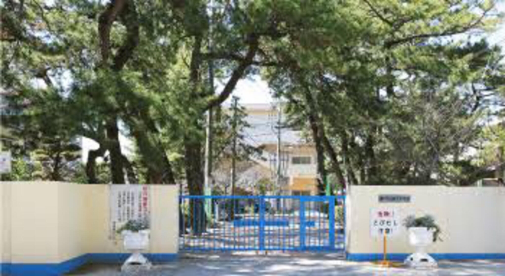 中学校　福岡市立百道中学校（中学校）まで1772m