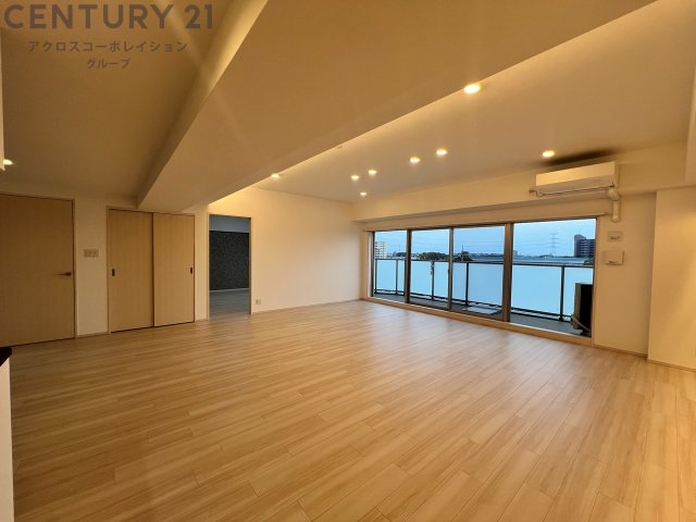 居室・リビング　25帖の広々リビングです♪