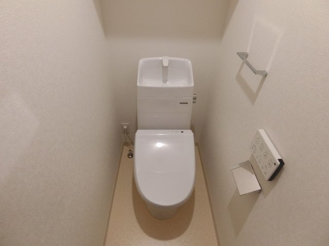 トイレ　写真は同社様参考写真