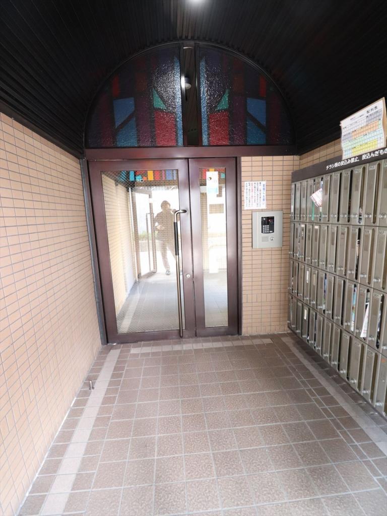 ロビー　オートロック付きで安心