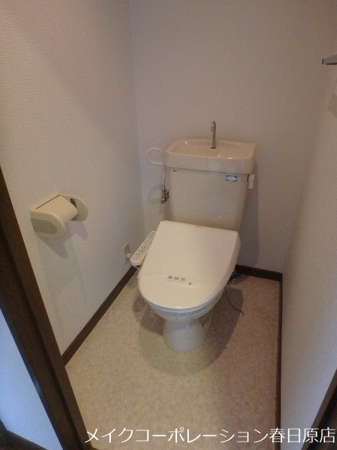 トイレ　写真は同型タイプ