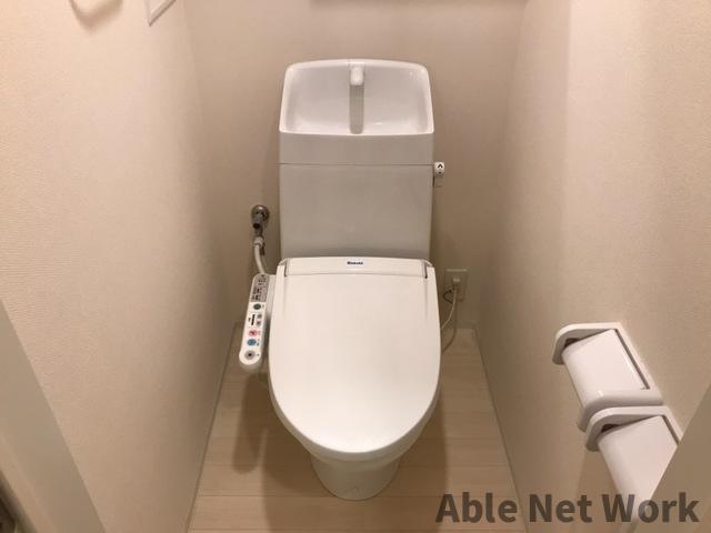 トイレ　温水洗浄便座