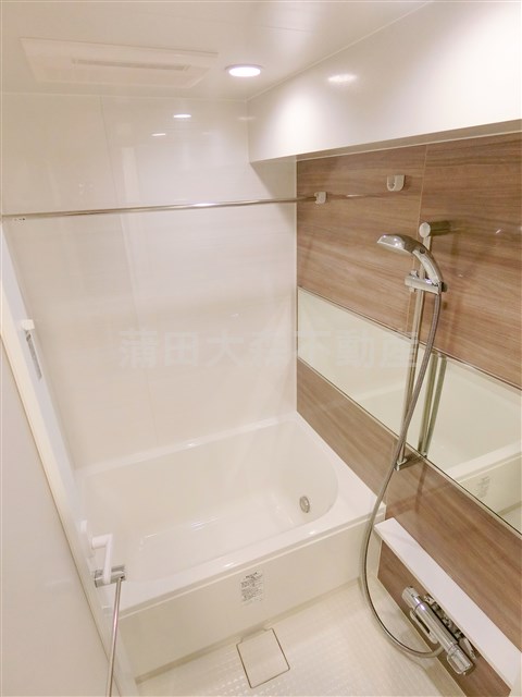 バス・シャワールーム　浴室乾燥機+追焚付のバスルーム