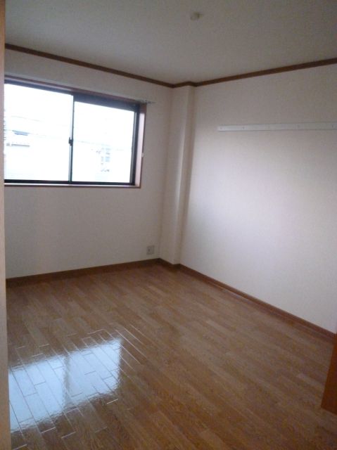 その他部屋・スペース　北側の洋間です。