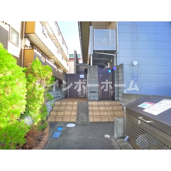 エントランス　ゆとりのあるエントランスです