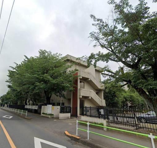 小学校　武蔵村山市立雷塚小学校（小学校）まで391m