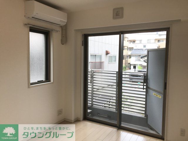 居室・リビング　色が異なる場合がございますので、現地にて確認下さい。※参考…