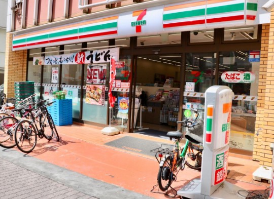 コンビニ　セブンイレブン新宿大久保通り店（コンビニ）まで220m