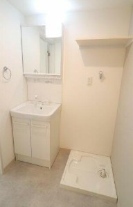 洗面設備　※同タイプの別の部屋写真です。現況を優先
