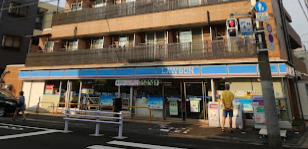 コンビニ　ローソン 八雲二丁目店（コンビニ）まで304m