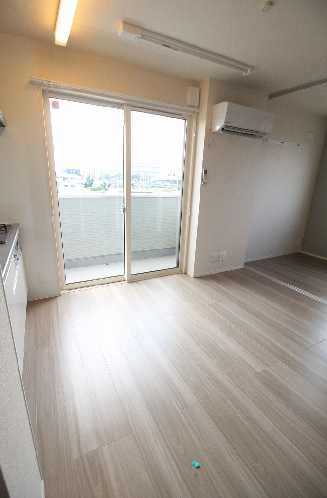 居室・リビング　別の部屋の写真です