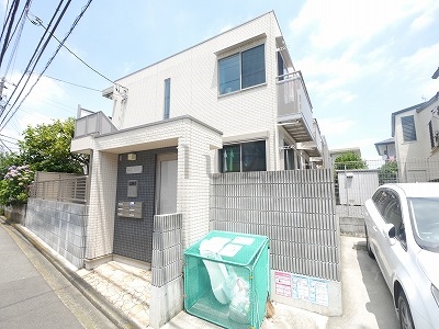 建物外観　2011年築のオール電化アパートです。