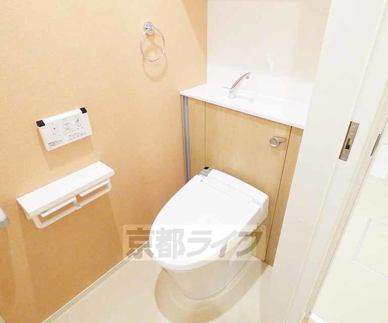トイレ　ウォシュレット付きのトイレです。