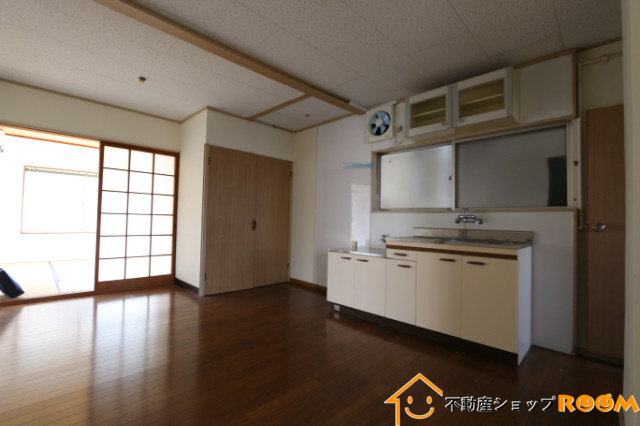 ＪＲ久大本線 南久留米駅 徒歩10分 3階建 築48年の居間写真