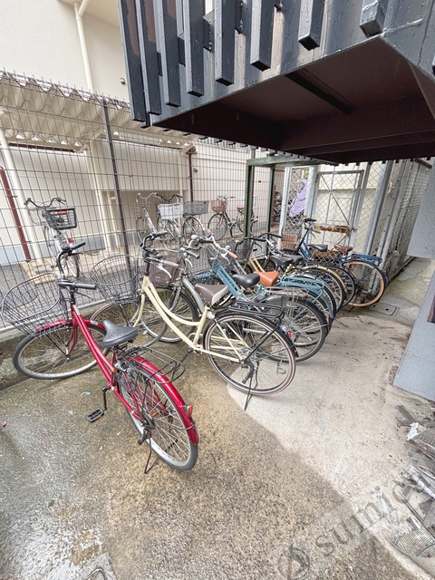 その他共有部分　屋根付き駐輪場が嬉しいです♪♪