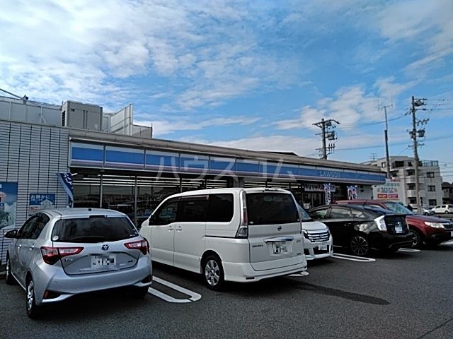 コンビニ　ローソン 大田小学校前店（コンビニ）まで389m