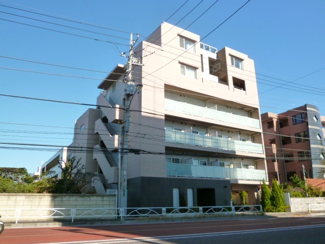 建物外観　★「西府」駅徒歩７分・駅前にはスーパーがあり買物に便利★