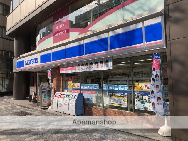 コンビニ　ローソン岩本町三丁目店（コンビニ）まで186m