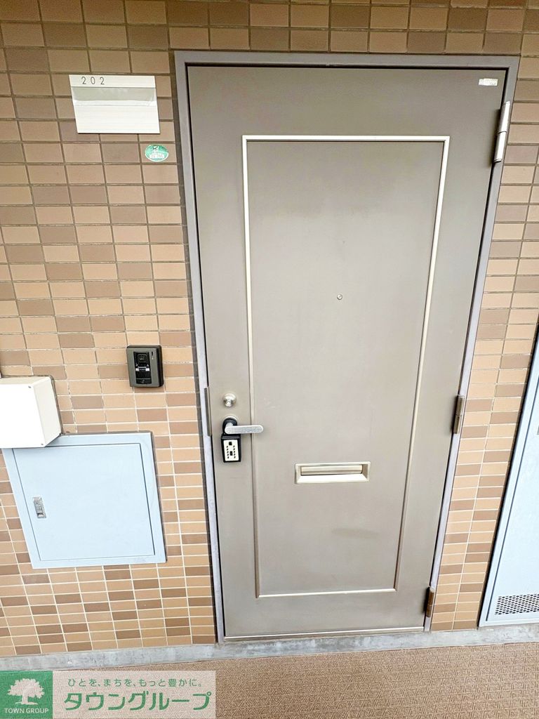 玄関　お問合せはタウンハウジングまで！※現地待合わせ相談可能